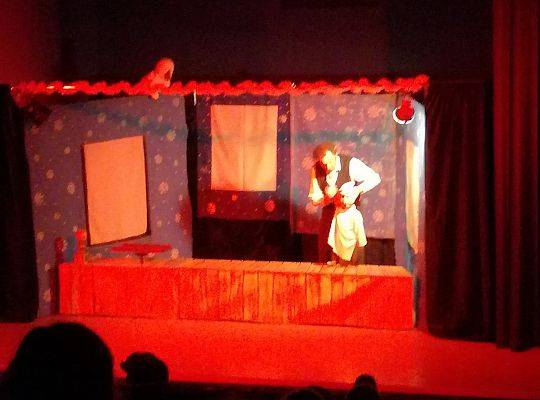 Wyjazd do Gniewina na spektakl teatru kukiełkowego: "Opowieść Wigilijna"