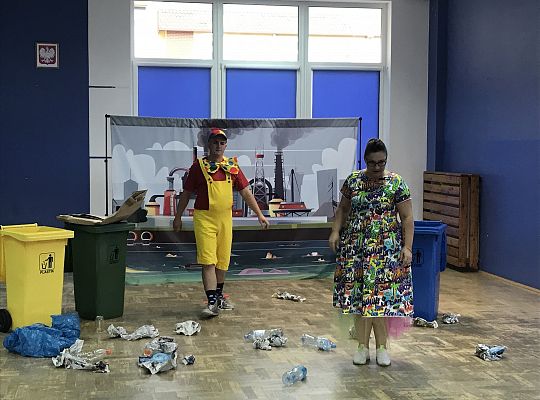 Pan Bzdura i Pani Makulatura, przedstawienie teatralne