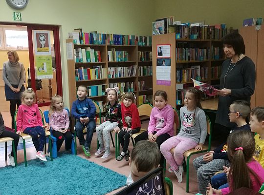 Zajecia w bibliotece dotyczace znajomosci bajek
