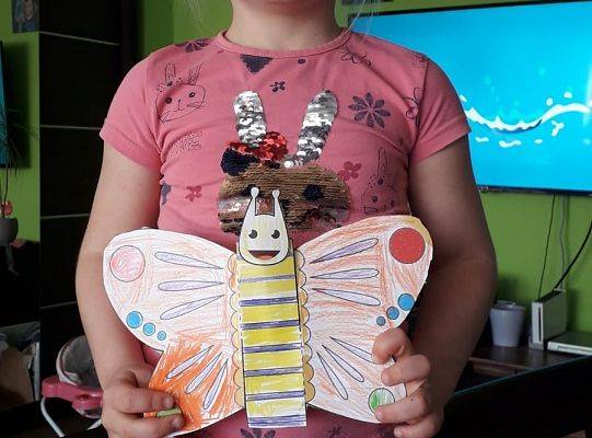 MALI ARTYŚCI: motylki i zajączki / praca zdalna