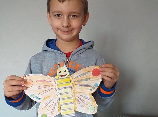 MALI ARTYŚCI: motylki i zajączki / praca zdalna