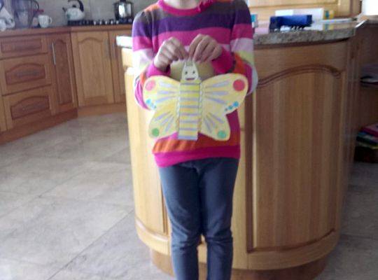 MALI ARTYŚCI: motylki i zajączki / praca zdalna