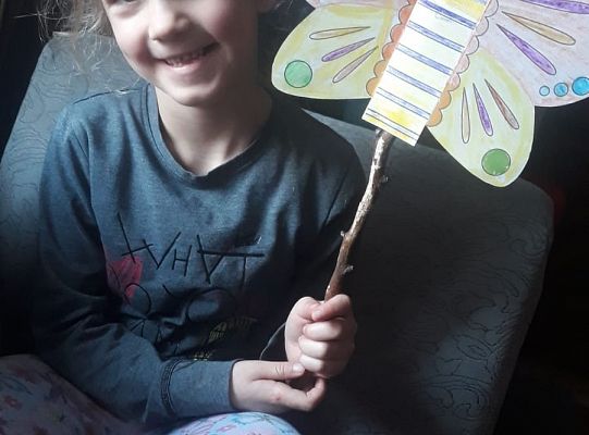 MALI ARTYŚCI: motylki i zajączki / praca zdalna