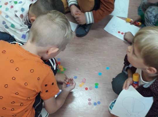 DZIEŃ KROPKI  W GRUPIE BIEDRONEK