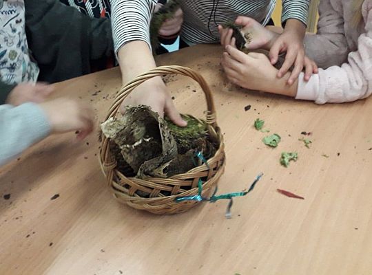 TROCHĘ SZYSZEK, TRAWY, SŁOMEK...BĘDZIE DOMEK DLA BIEDRONEK