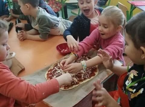 ŚWIĘTO PIZZY U BIEDRONEK