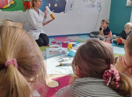 TWORZYMY DROGĘ DO ZDROWIA - SPOTKANIE Z PANIĄ PIELĘGNIARKĄ