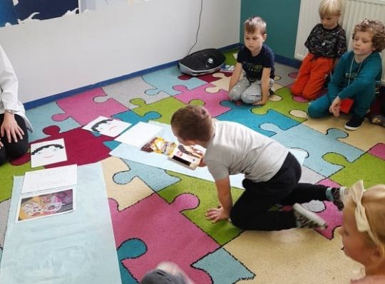 TWORZYMY DROGĘ DO ZDROWIA - SPOTKANIE Z PANIĄ PIELĘGNIARKĄ