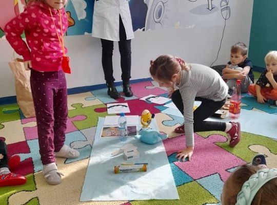 TWORZYMY DROGĘ DO ZDROWIA - SPOTKANIE Z PANIĄ PIELĘGNIARKĄ