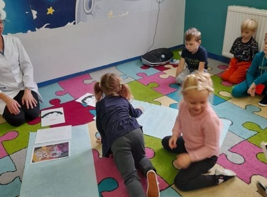 TWORZYMY DROGĘ DO ZDROWIA - SPOTKANIE Z PANIĄ PIELĘGNIARKĄ