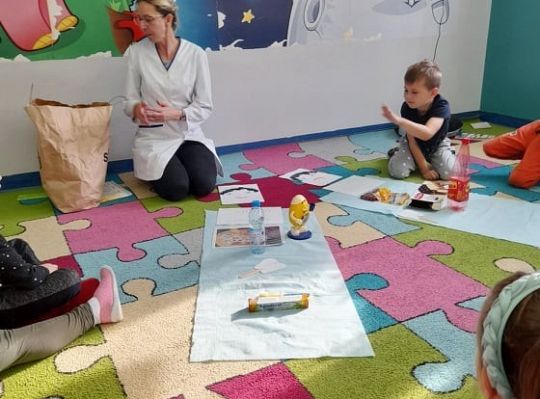 TWORZYMY DROGĘ DO ZDROWIA - SPOTKANIE Z PANIĄ PIELĘGNIARKĄ