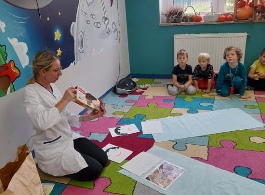 TWORZYMY DROGĘ DO ZDROWIA - SPOTKANIE Z PANIĄ PIELĘGNIARKĄ