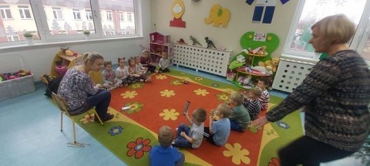 Grupa 0 E podczas zajęć i mikołajkowo